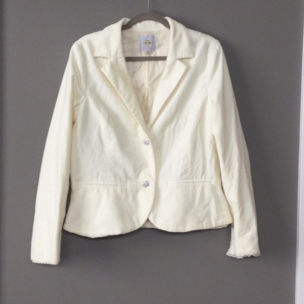 Beautiful velvet blazer—perfect for holidays